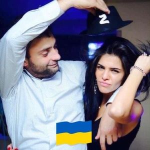 Meet your Posher, Tee